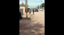Startled horse drags owner in circles after truck passes in Durango, México