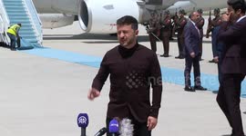 Türkiye: Ukraine's Zelenskyy addresses press after arrival in Türkiye for peace talks