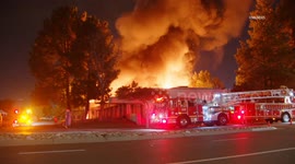 US, Los Angeles: Pomona Fire at Abandoned School Prompts Emergency Response