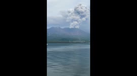 Timelapse shows Sakurajima volcano eruption in Japan