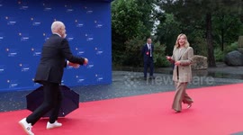 Albania: Albanian PM welcomes leaders, kneels to greet Meloni at EPC summit in Tirana