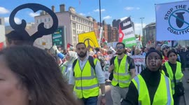 UK: 'Exist, resist, return': Tens of thousands march in London to Mark 77 years since Nakba