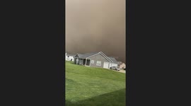 Exclusive: Dust cloud descends on Illinois neighborhood, leaves residents in shock