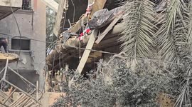 Severe Israeli airstrikes turn houses into rubble in central Gaza
