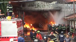 A massive fire hit the PT. Teluk Luas rubber factory in Padang City and continued to burn for almost 10 hours.