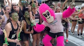 US: Thousands participate in San Francisco’s 114th annual ‘Bay to Breakers’ race