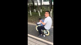 Bicycle mishap during father-daughter ride in Sichuan, China