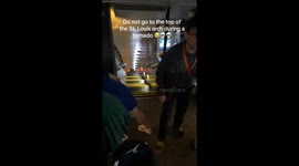 Gateway Arch sways in high winds as tornado warning hits (10M views on titok)