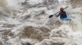 US: Potomac River nearly swallows up a kayaker in Maryland