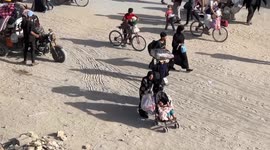 Hundreds flee Khan Younis amid intensified Israeli airstrikes