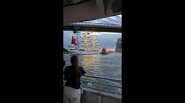 Man's boat tour takes an intense turn when he witnesses Mexican Navy ship's collision with Brooklyn Bridge
