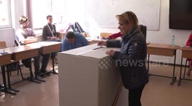 Romania: Mayor of Bucharest leads in Romanian presidential runoff: exit polls