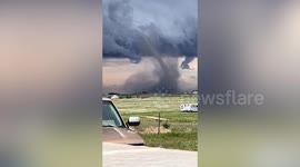 Dramatic footage shows tornadoes ripping through Colorado