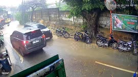 Moments Before The Restriction Wall Collapsed Due To Floods In South Jakarta