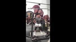 'Aura Bankruptcy' - Lifter shares embarrassing footage of his 220KG squat going wrong
