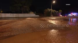 US, Phoenix: Phoenix Water Main Break Causes Sinkhole On 44th Street
