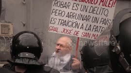 Argentina: Tension rises during Pensioners’ protest at Argentine