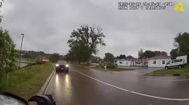 Mendota Heights, Minnesota Officers Rescue Ducklings Trapped in Drain Grate