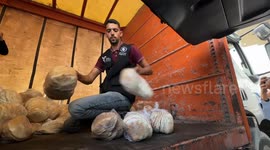 Limited number of bakeries resume operations in southern Gaza amid Israeli siege (2)