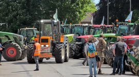 France: Farmers block motorway north of Paris in protest over agricultural reforms