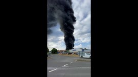 Huge column of black smoke billows from fire at industrial estate in Rushden