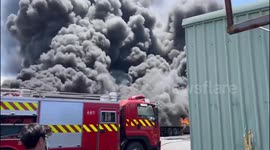 A massive fire broke out at a scrap metal recycling plant on Shuiguan Road in Renwu District, Kaohsiung City