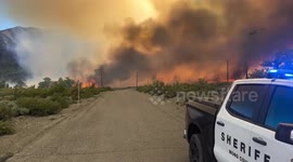 US: Explosive Innfire Burns 538 Acres Forces Evacuations And Shuts Down Highway In Mono County