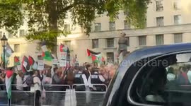 UK: Thousands held pro-Palestine protest outside 10 Downing Street in London