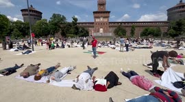 Italy: Symbolic shrouds hung across Italy for Gaza victims (2)