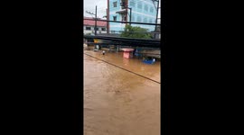 Flash flood strikes border town in northern Thailand