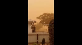 Red dust blankets Peterborough, Australia