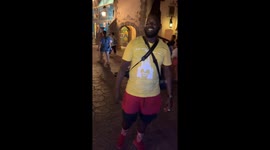 Magic performance ends in surprise proposal at Walt Disney World