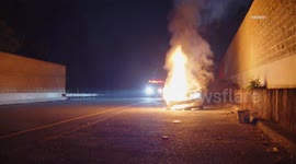 US, Los Angeles: Granada Hills Auto Fire