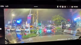 Balloon capybara causes traffic delay in Fujian, China