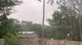 US: Heavy downpour hits Conroe, Tx