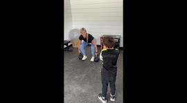 Little cameraman’s priceless commentary steals the show in mom’s workout video