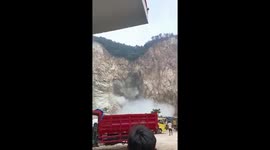 Landslide kills at least eight miners in Indonesia