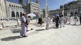 Saudi Arabia: Millions of Muslims gather in Mecca to perform Hajj, pilgrimage