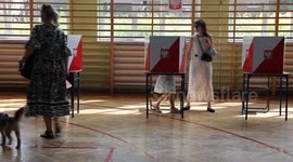Poland: Voters head to polls in Poland’s presidential election runoff (2)