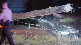 US, Los Angeles: Lancaster Single Vehicle Crash Knocks Down Power Pole