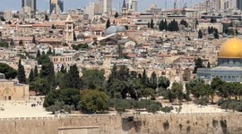 Israel: Hundreds of illegal Israeli settlers storm Jerusalem’s Al-Aqsa Mosque to celebrate Jewish holiday