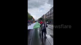 Sweden: Braving the wind and rain, Palestine supporters took to the streets of Göteborg to voice their solidarity once again