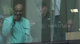 UK: Tommy Robinson leaves Westminster Court after facing harassment charges