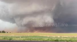 US: Massive Tornado Touches Down Near Morton, West Texas 2
