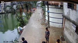 Bicycle cart mishap causes accident in Chittagong, Bangladesh