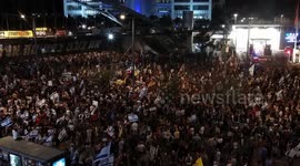 Israel: Mass protest in Tel Aviv urges Gaza ceasefire and hostage release (2)