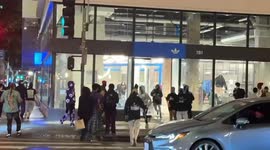 US: Several Los Angeles Businesses Looted During Anti-ICE Riots