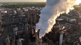 US: Oil prices edge up on US-China trade hopes amid market caution