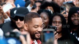 Men in Black star Will Smith entertains fans in London's King's Cross