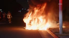 US, Los Angeles: Harbor Gateway Explosive Car Fire